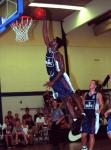 Dunk van Shaun Hartley