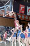 Dunk tegen Miniware Weert