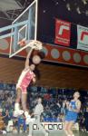 Dunk tegen Miniware Weert